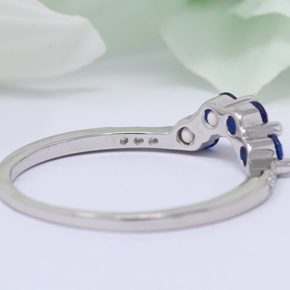 4mm Curved Band Round Blu Sapphire Cubic Zirconia - Picture 2 of 3